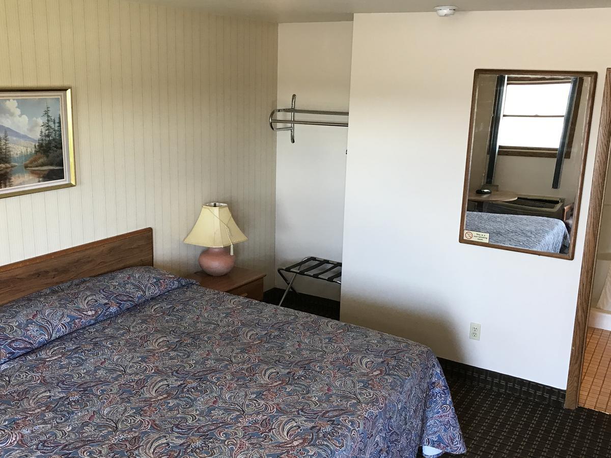 Exxon Quik Stop & Motel Wausaukee 외부 사진