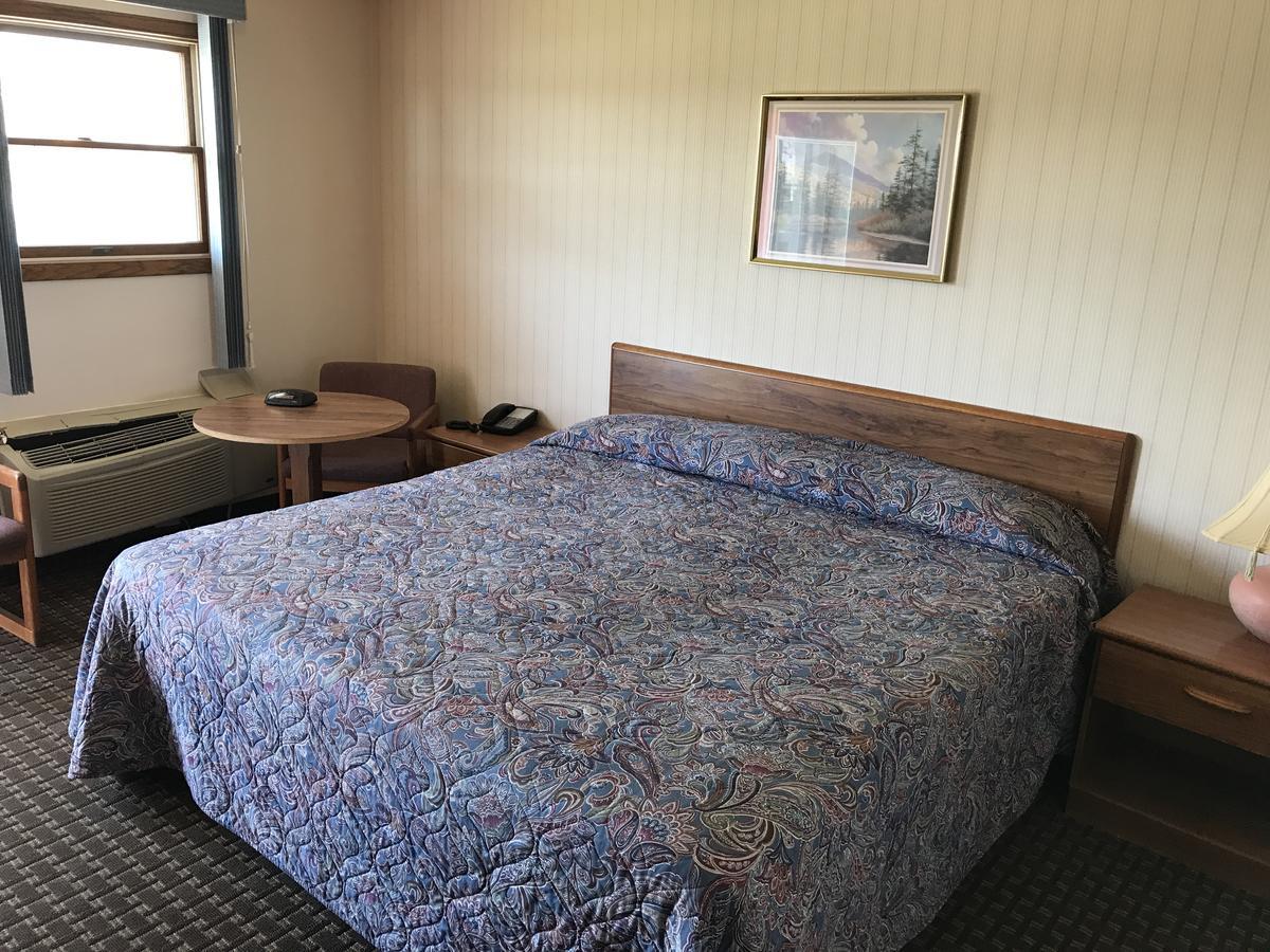 Exxon Quik Stop & Motel Wausaukee 외부 사진
