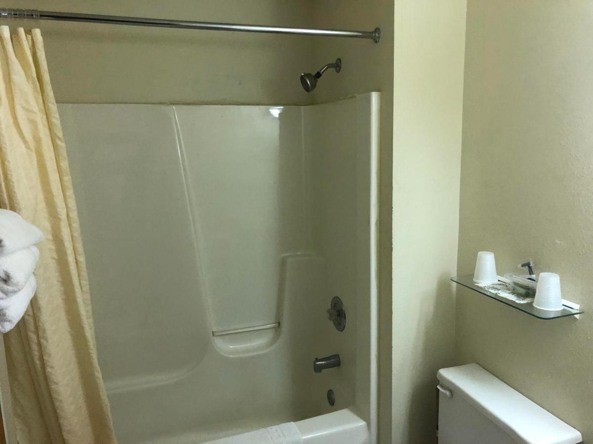 Exxon Quik Stop & Motel Wausaukee 외부 사진